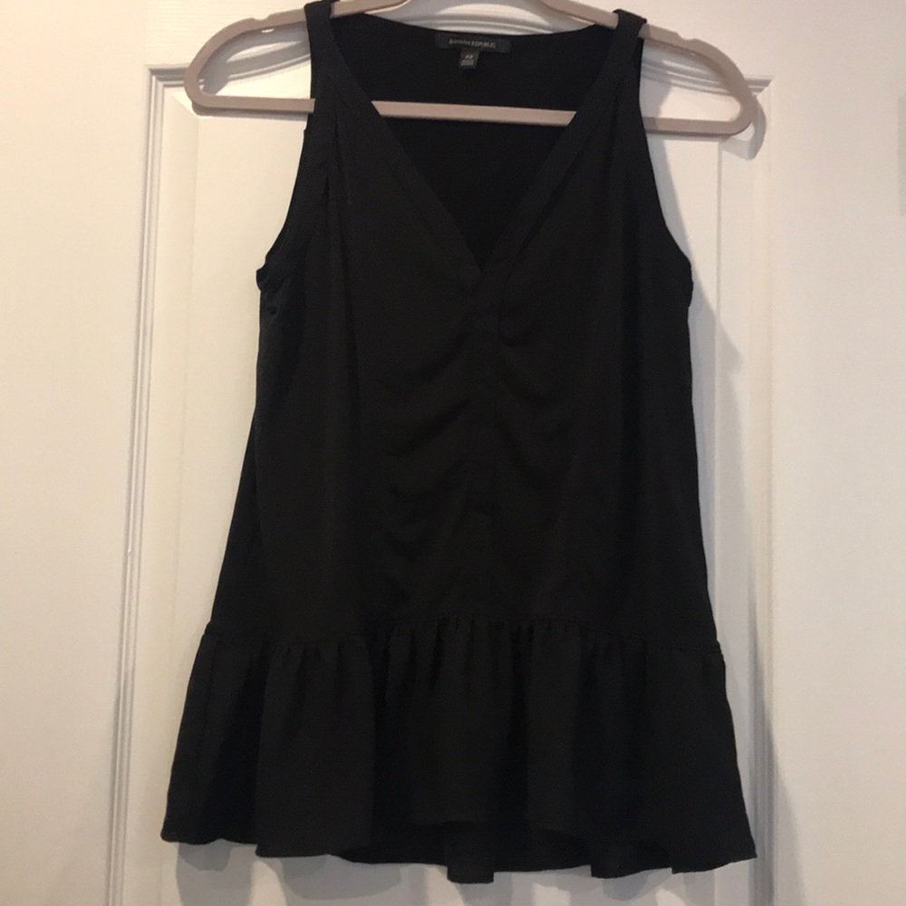 Banana Republic black stretchy flounce tank XS